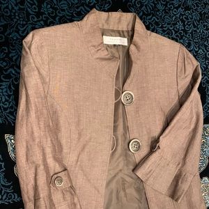 Tahari, excellent used condition, two-piece pant suit